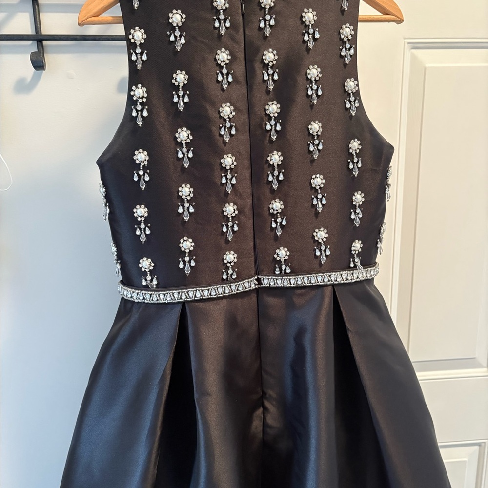 Elegant Black Maxi Dress with Embellishments - Picture 2 of 4